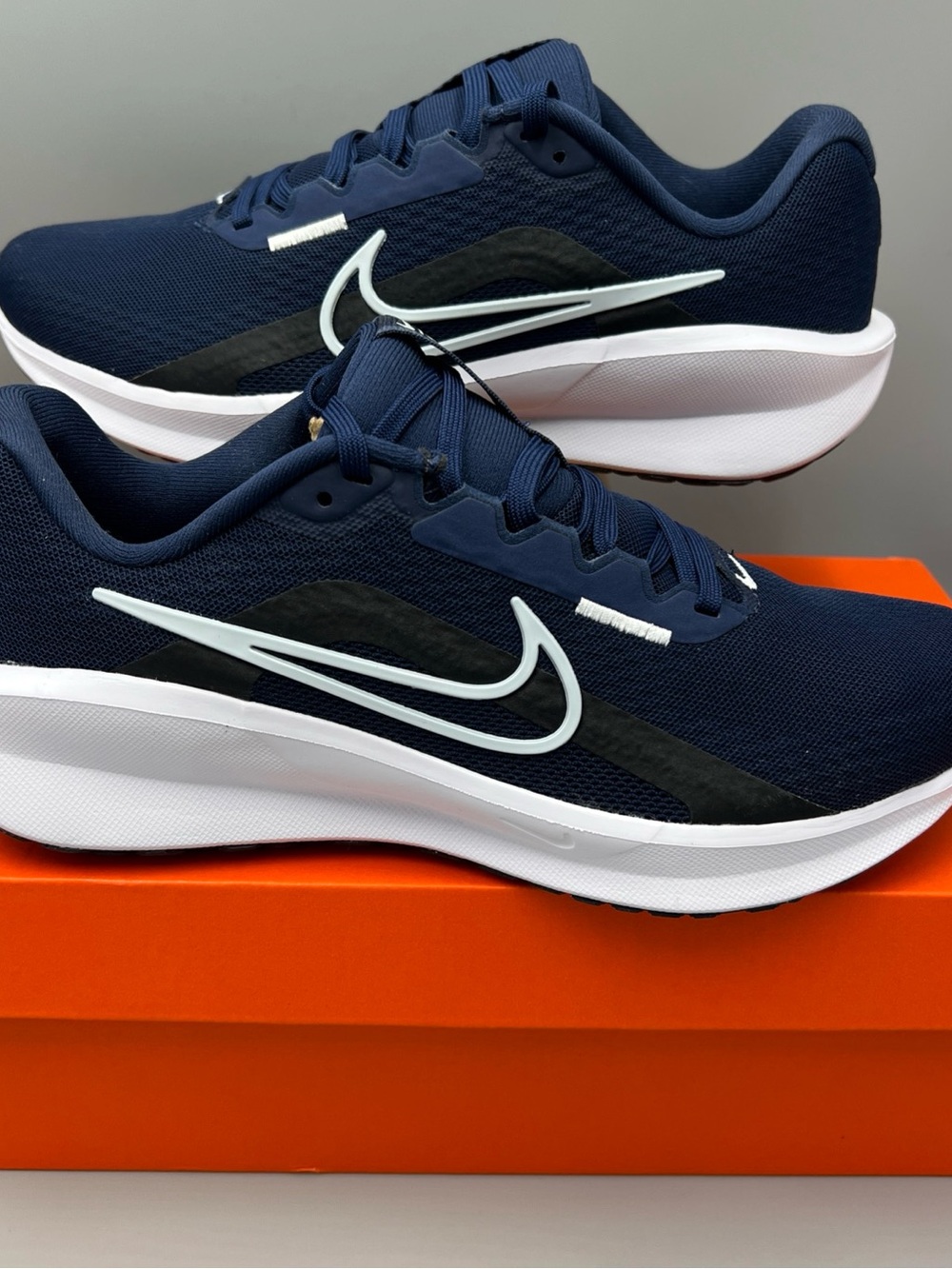 Nike Downshifter 13 Road Running Shoes. Navy. Men's Sz 8, Wmns 9.5. FD6454-400